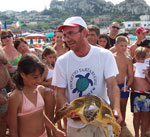 20 agosto 2004, Licata (AG), spiaggia Mollarella - liberazione tartaruga marina